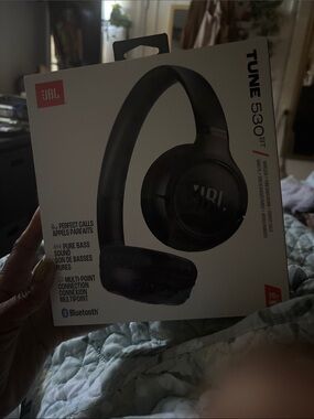 JBL Tune 530BT Wireless On-Ear Headphones - Black
